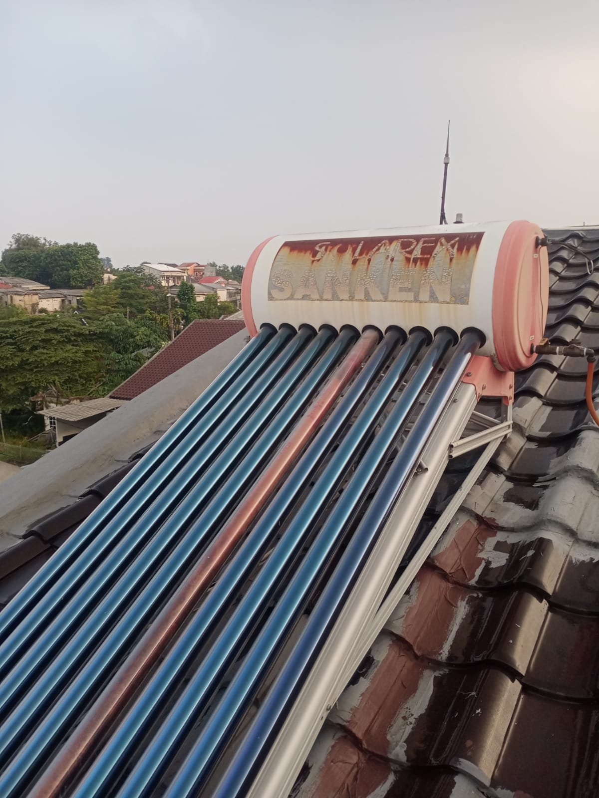 Service Water Heater Intisolar