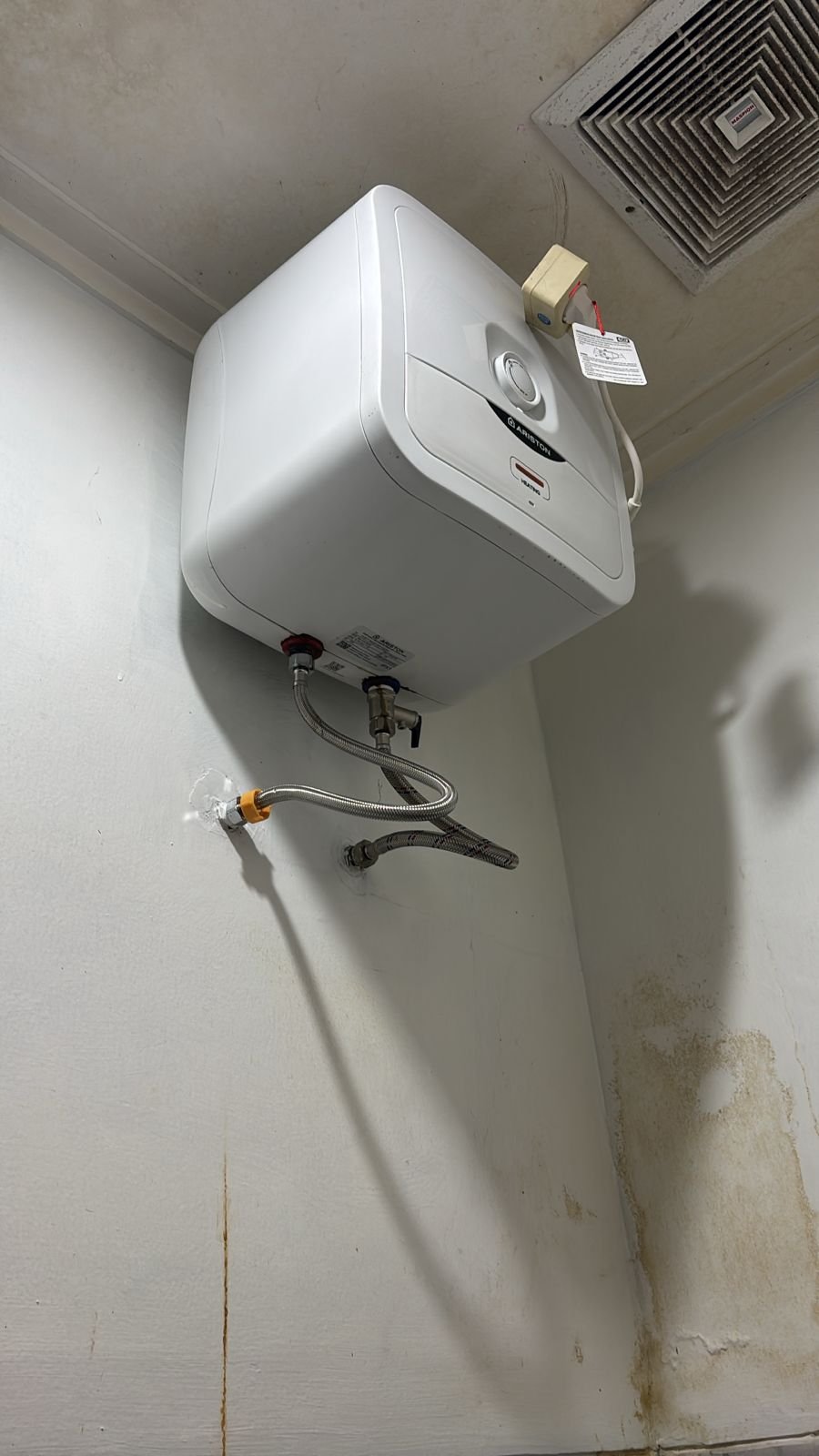 Maintenance Water Heater Ariston