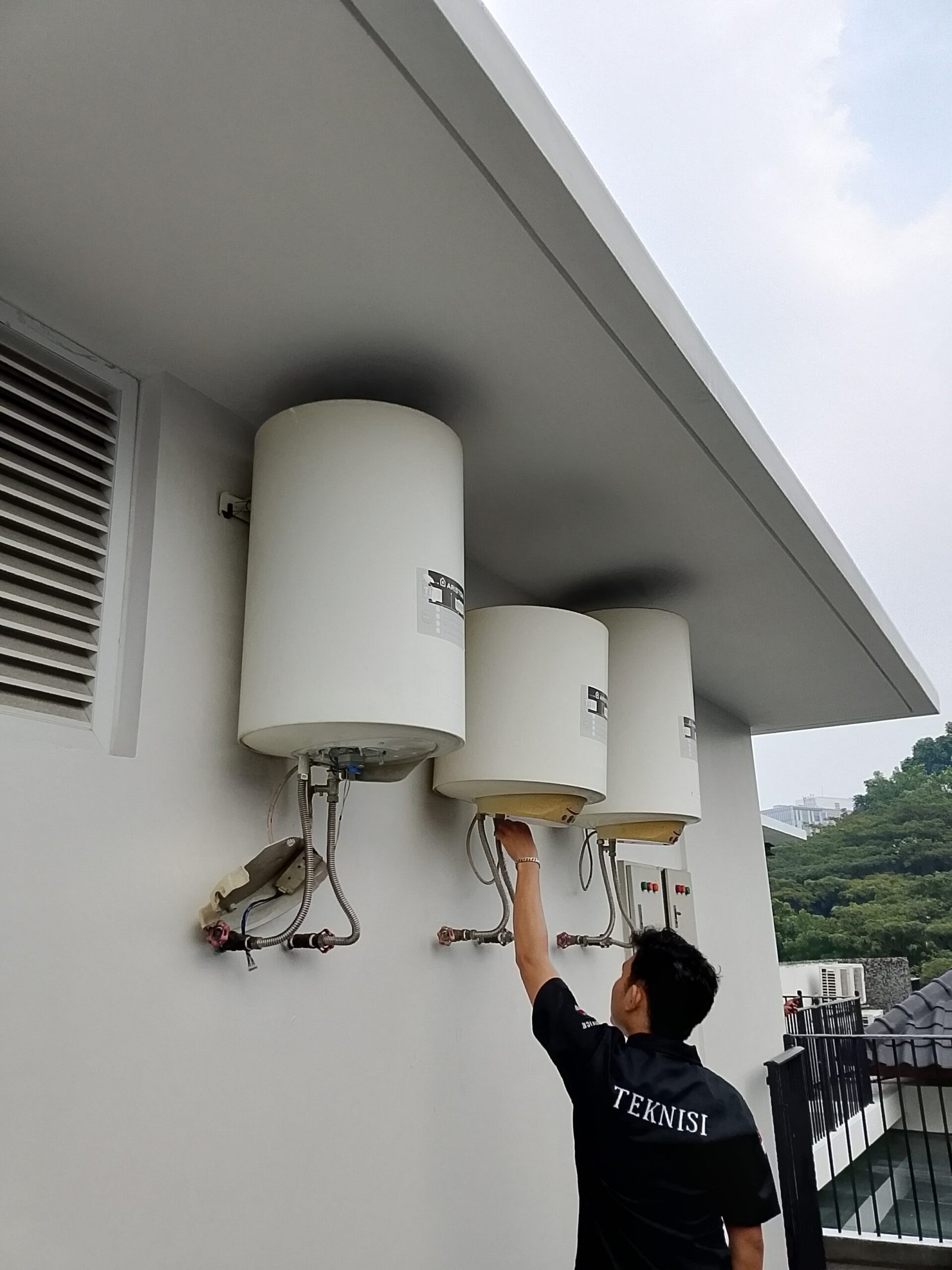 Pusat Layanan Service Water Heater Berbagai Merek